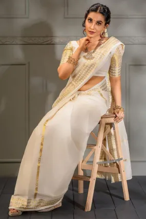 Arresting Off White Soft Silk Saree With Scrumptious Blouse Piece