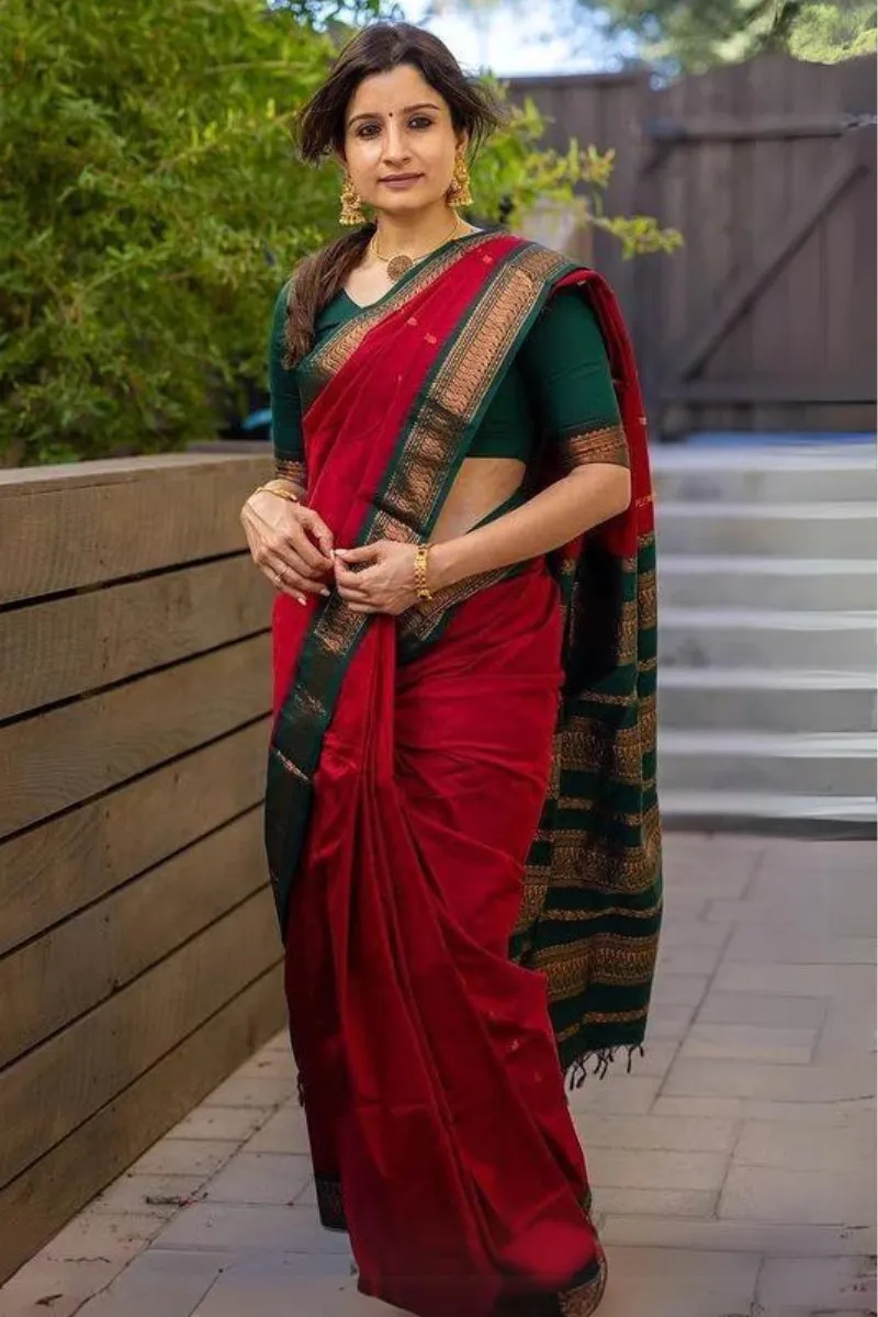 Enticing Red Soft Silk Saree With Opulent Blouse Piece