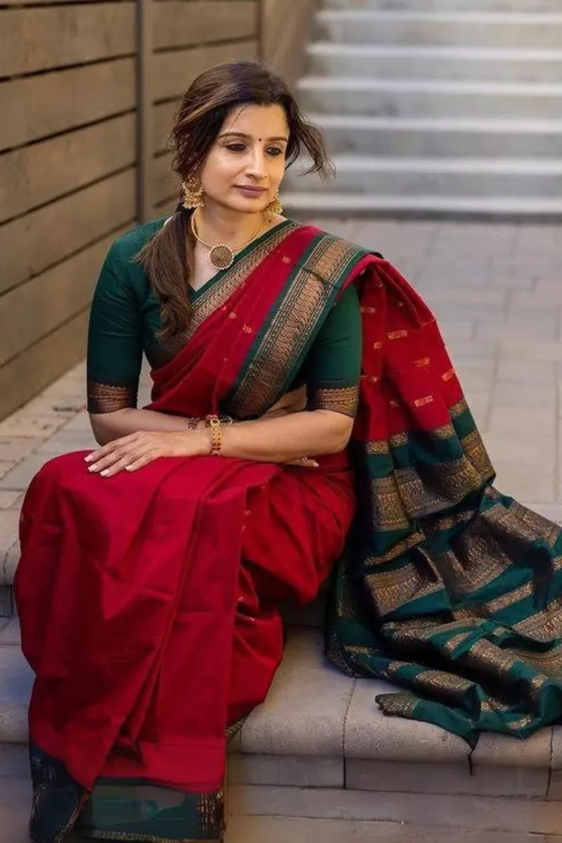 Enticing Red Soft Silk Saree With Opulent Blouse Piece