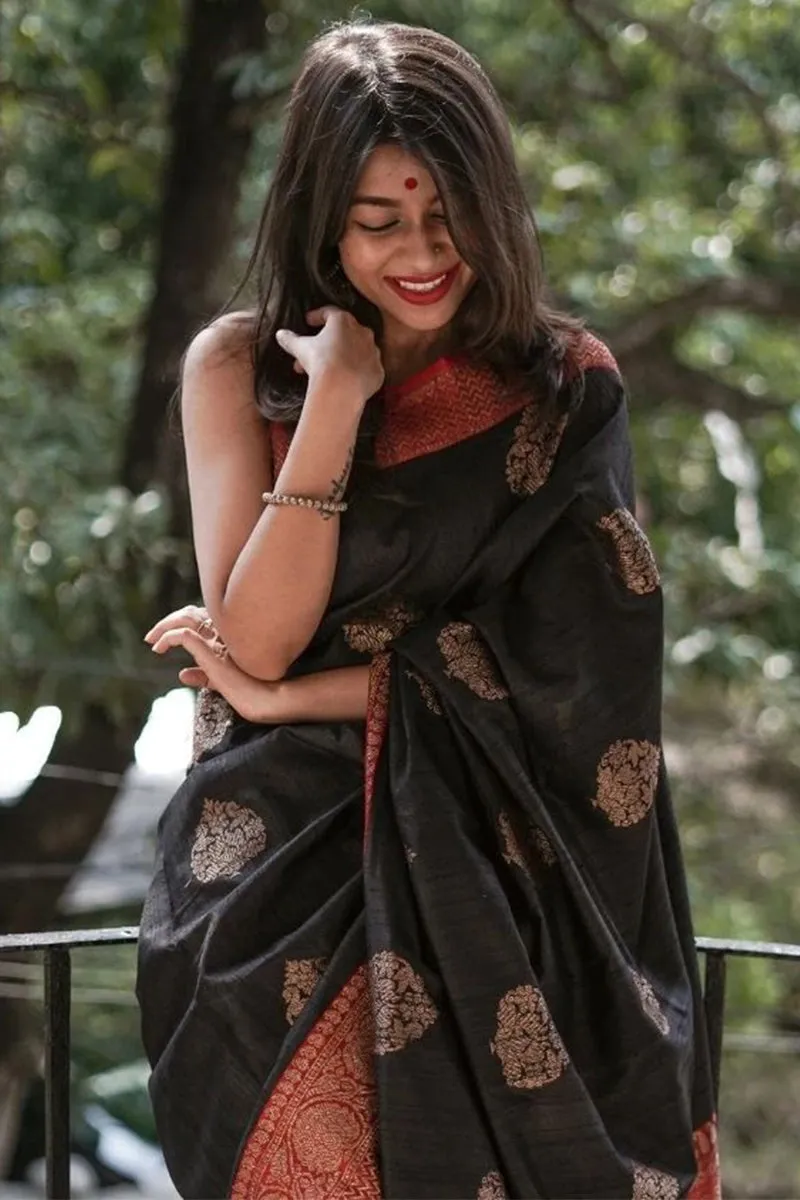 Evocative Black Soft Silk Saree With Impressive Blouse Piece