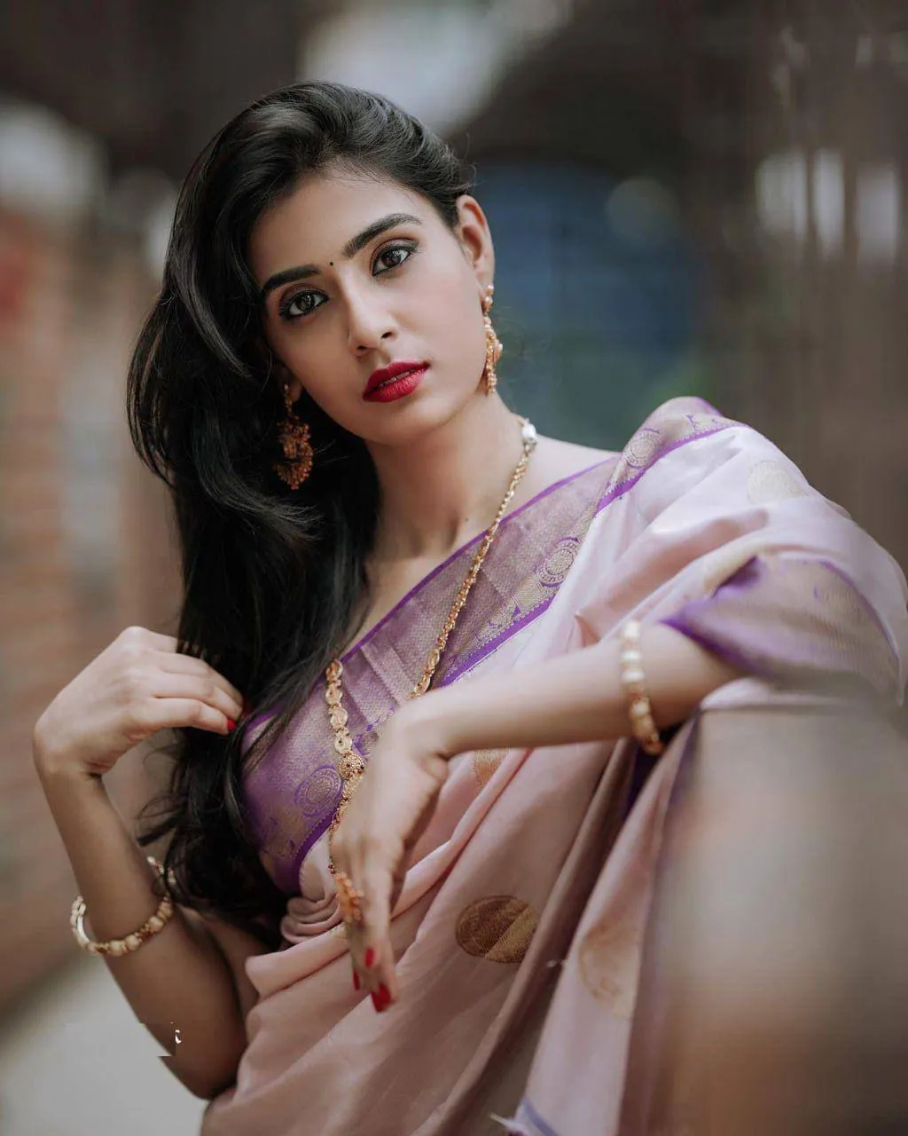 Lagniappe Peach Soft Silk Saree With Magnetic Blouse Piece