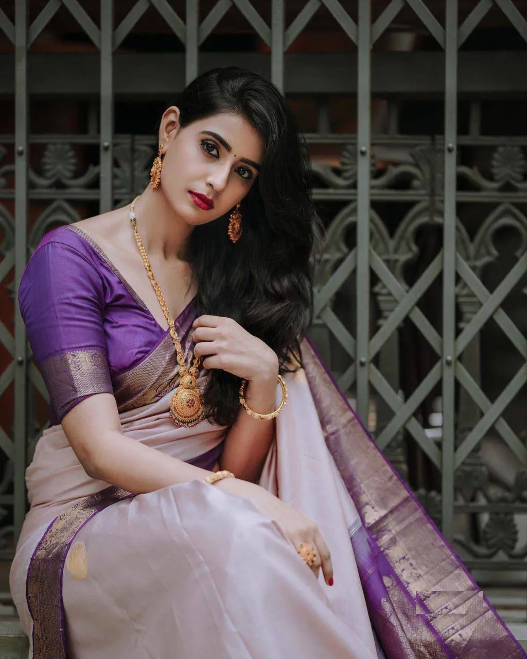 Lagniappe Peach Soft Silk Saree With Magnetic Blouse Piece