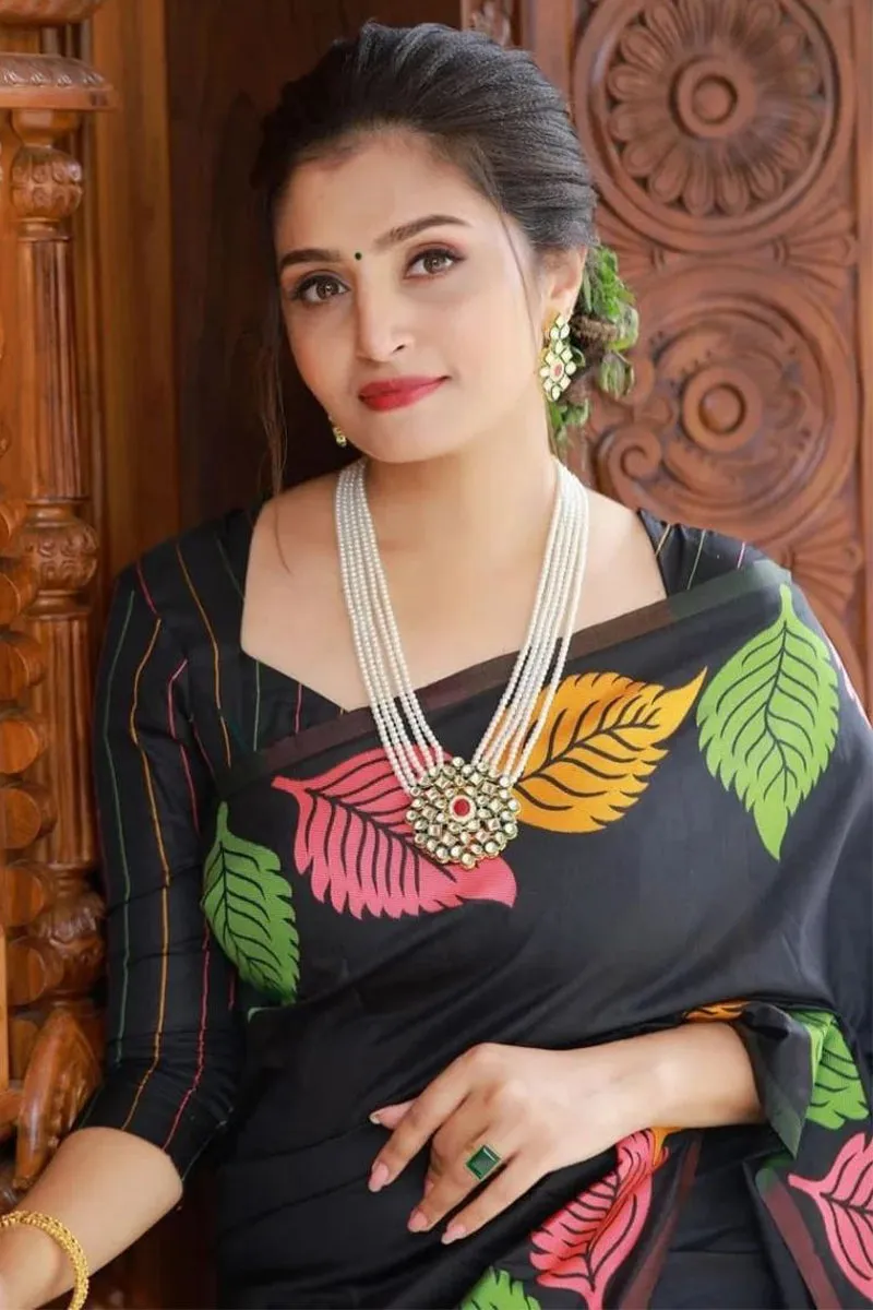 Pretty Black Soft Silk Saree With Beautiful Blouse Piece