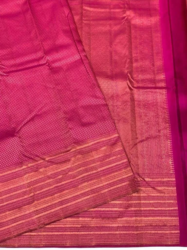 Prominent Dark Pink Soft Silk Saree With Zephyr Blouse Piece