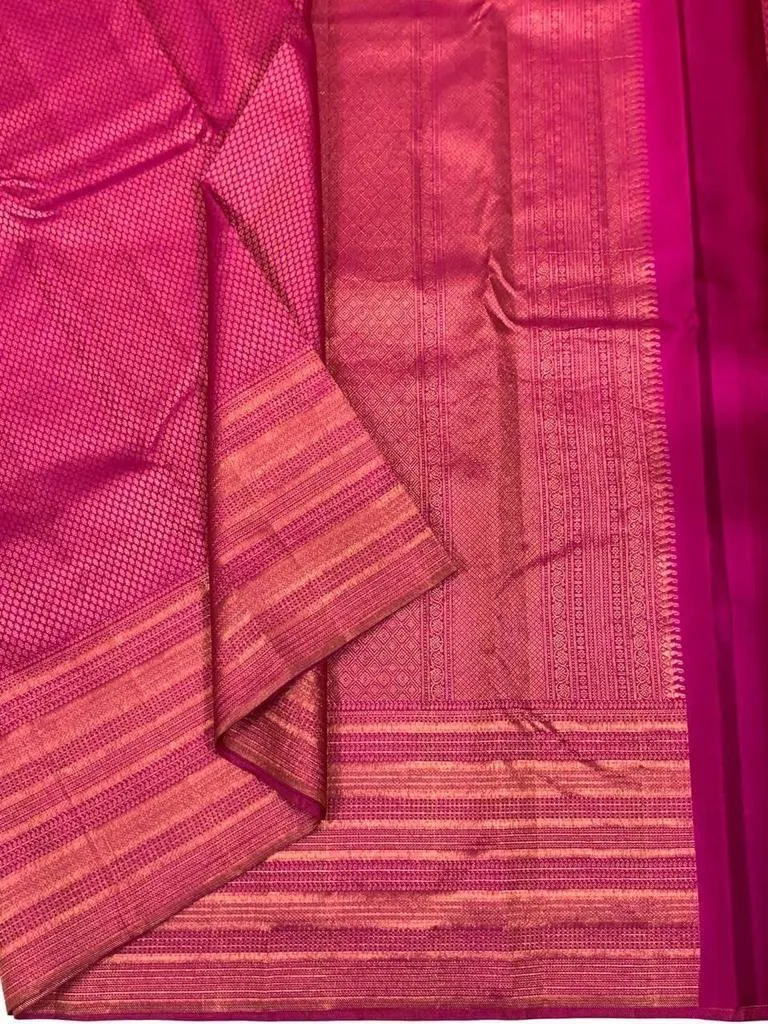 Prominent Dark Pink Soft Silk Saree With Zephyr Blouse Piece