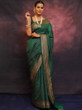 Radiant Dark Green Soft Silk Saree With Exquisite Blouse Piece