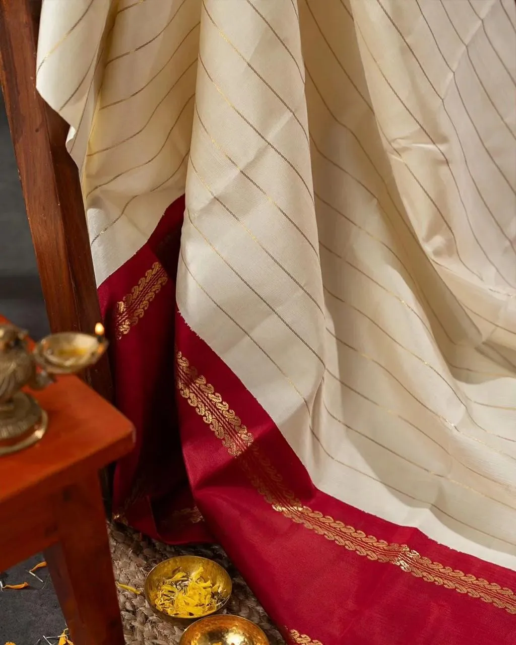 Sonorous Off White Soft Silk Saree With Glamorous Blouse Piece