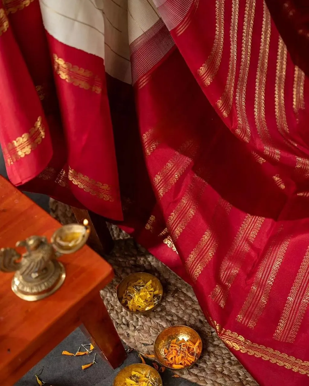 Sonorous Off White Soft Silk Saree With Glamorous Blouse Piece