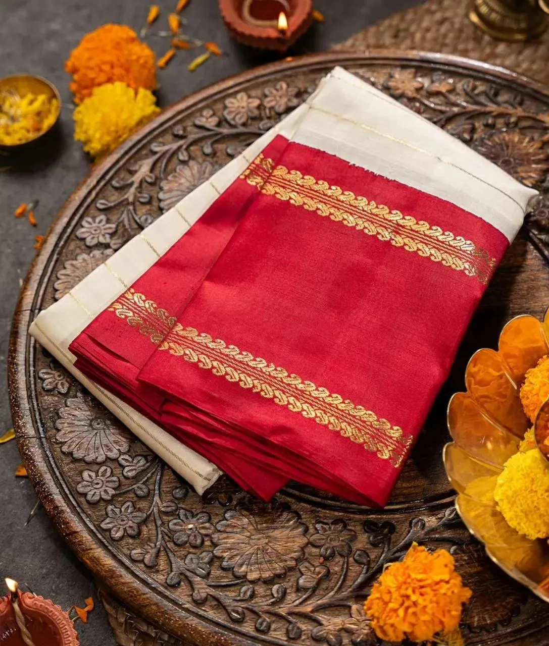 Sonorous Off White Soft Silk Saree With Glamorous Blouse Piece
