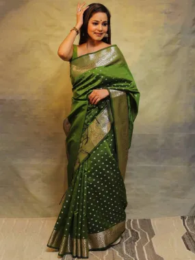 Winsome Mehndi Soft Silk Saree With Sonorous Blouse Piece